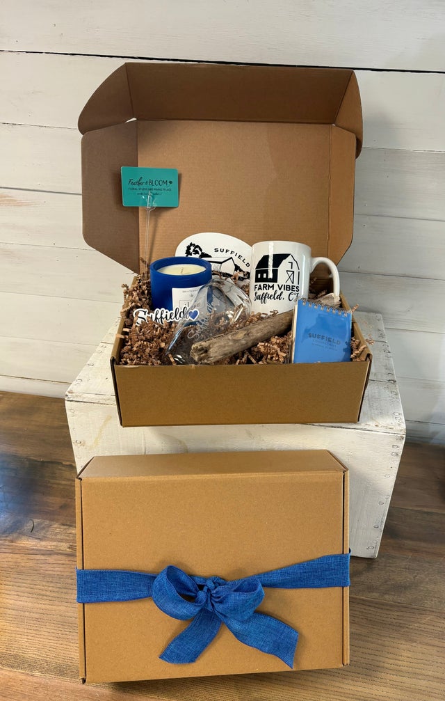 Suffield, Ct florist flower delivery | Feather & Bloom
